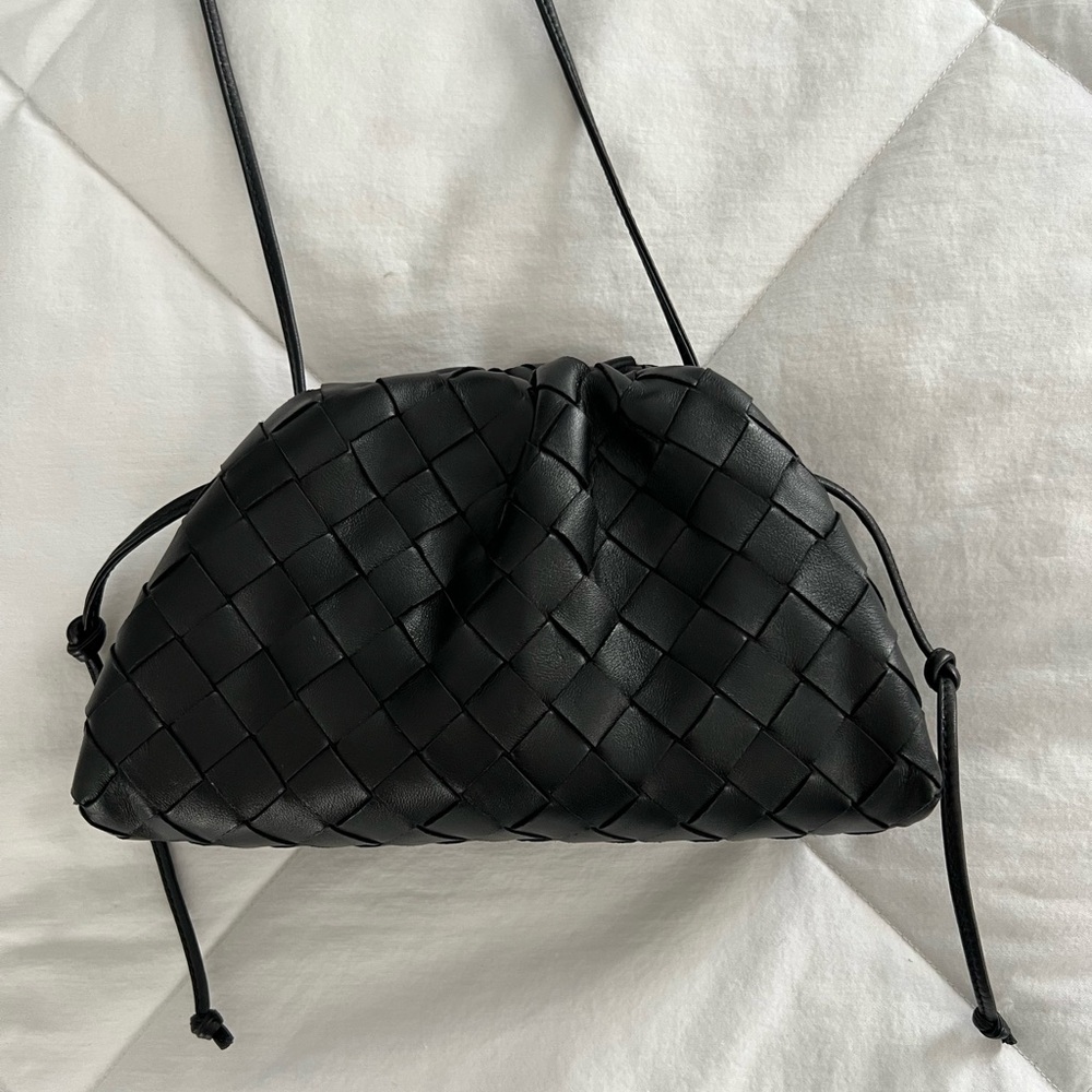 Bottega Veneta Intrecciato Mini Pouch in Black Leather - Picture 9 of 16